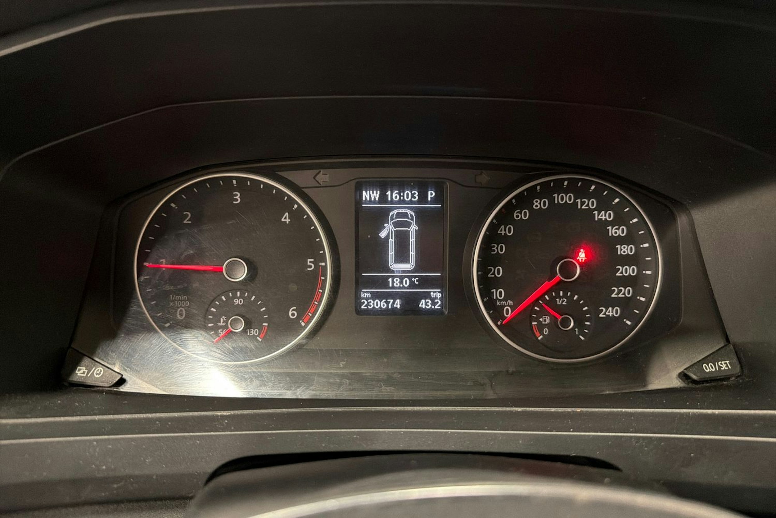 musta Volkswagen Transporter 2019 kuva 18.