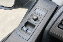 sininen Volkswagen Transporter 2019 kuva 17.