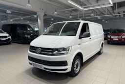 valkoinen Volkswagen Transporter 2019 kuva 10.