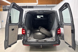 harmaa Volkswagen Transporter 2019 kuva 18.