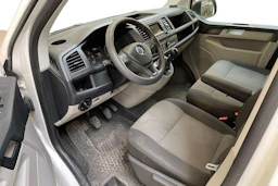 valkoinen Volkswagen Transporter 2019 kuva 3.