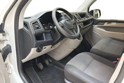 valkoinen Volkswagen Transporter 2019 kuva 8.