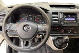 valkoinen Volkswagen Transporter 2019 kuva 9.