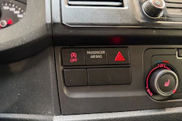 valkoinen Volkswagen Transporter 2019 kuva 18.