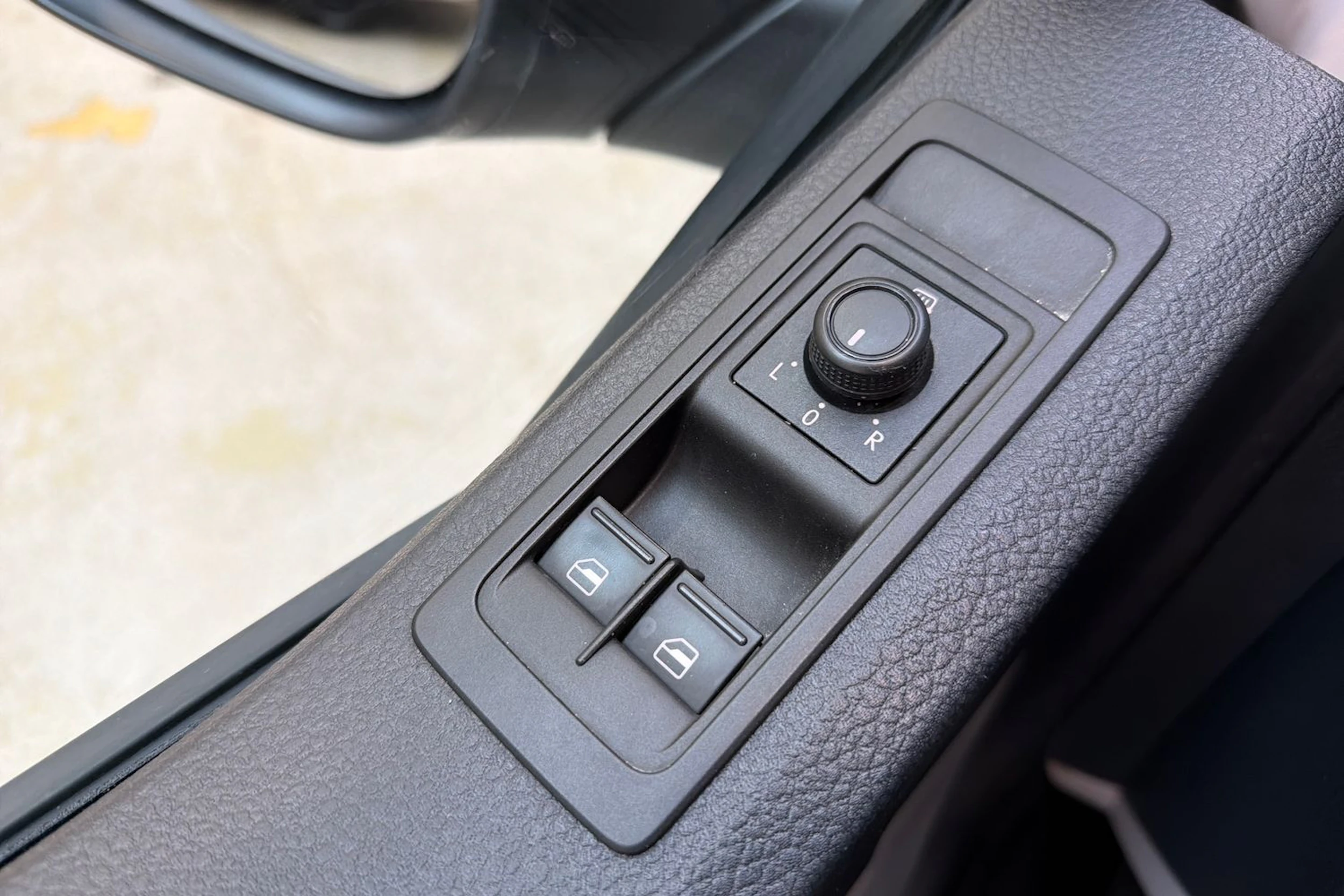 valkoinen Volkswagen Transporter 2019 kuva 21.