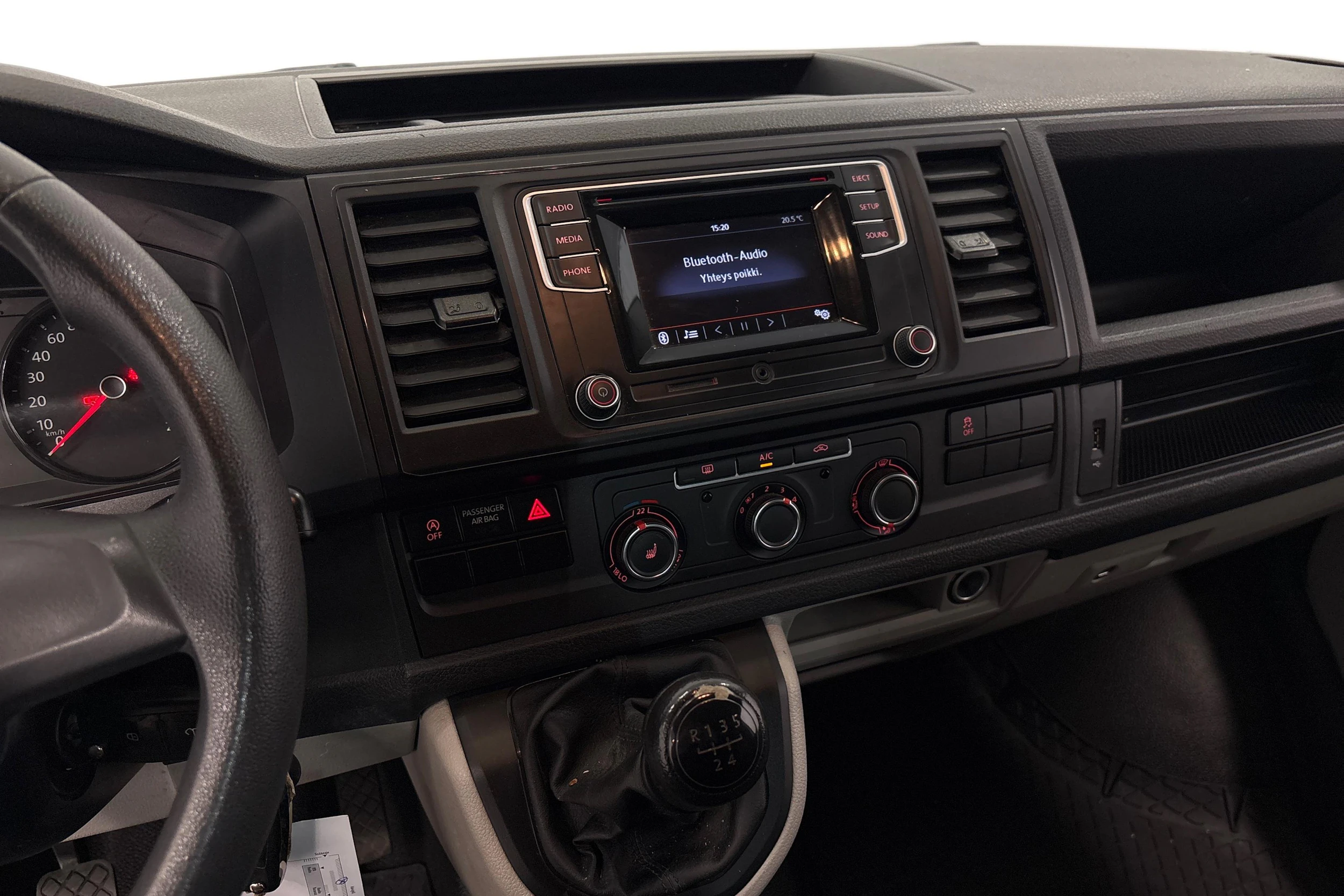 valkoinen Volkswagen Transporter 2019 kuva 9.
