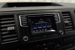 valkoinen Volkswagen Transporter 2019 kuva 17.