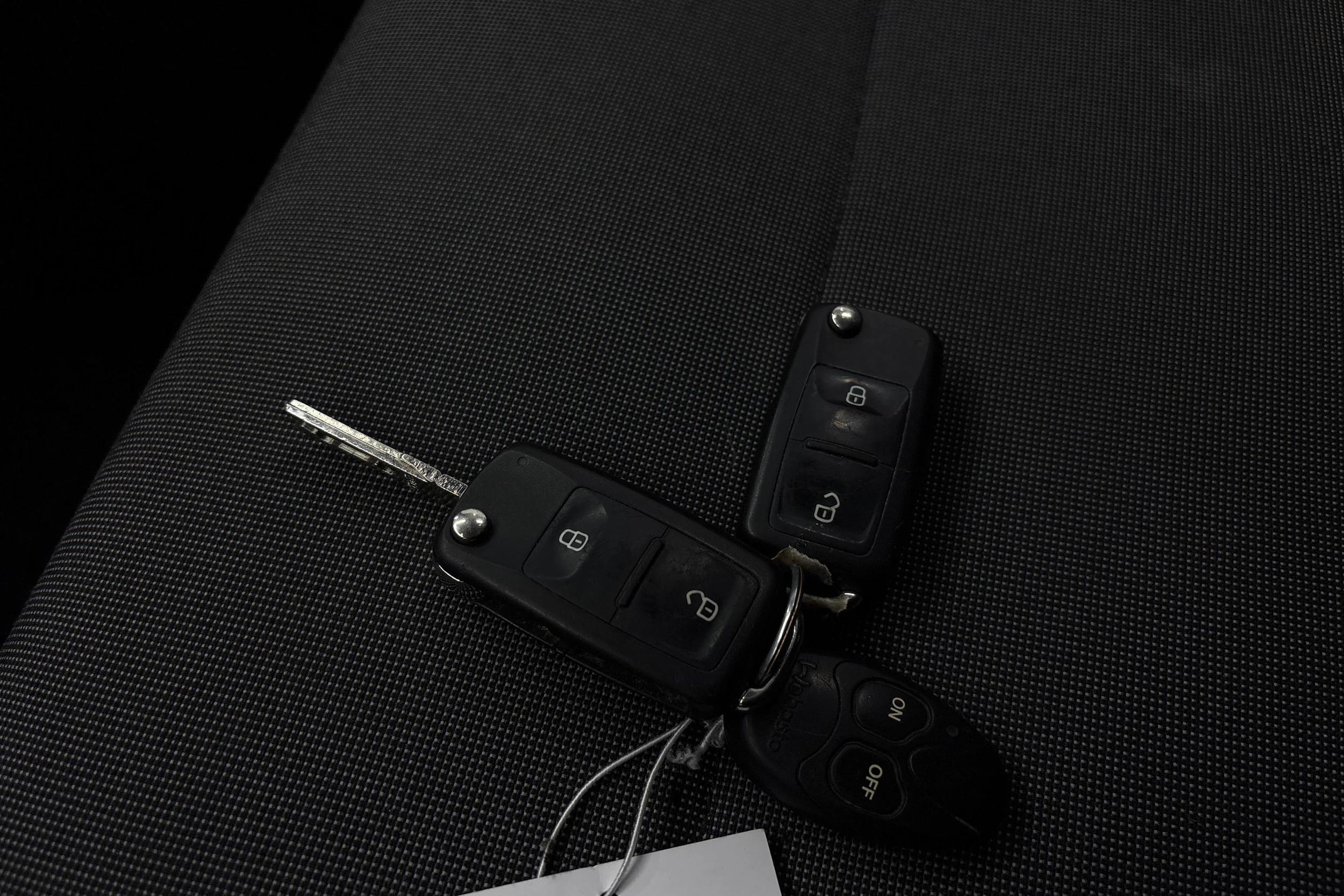 valkoinen Volkswagen Transporter 2019 kuva 20.
