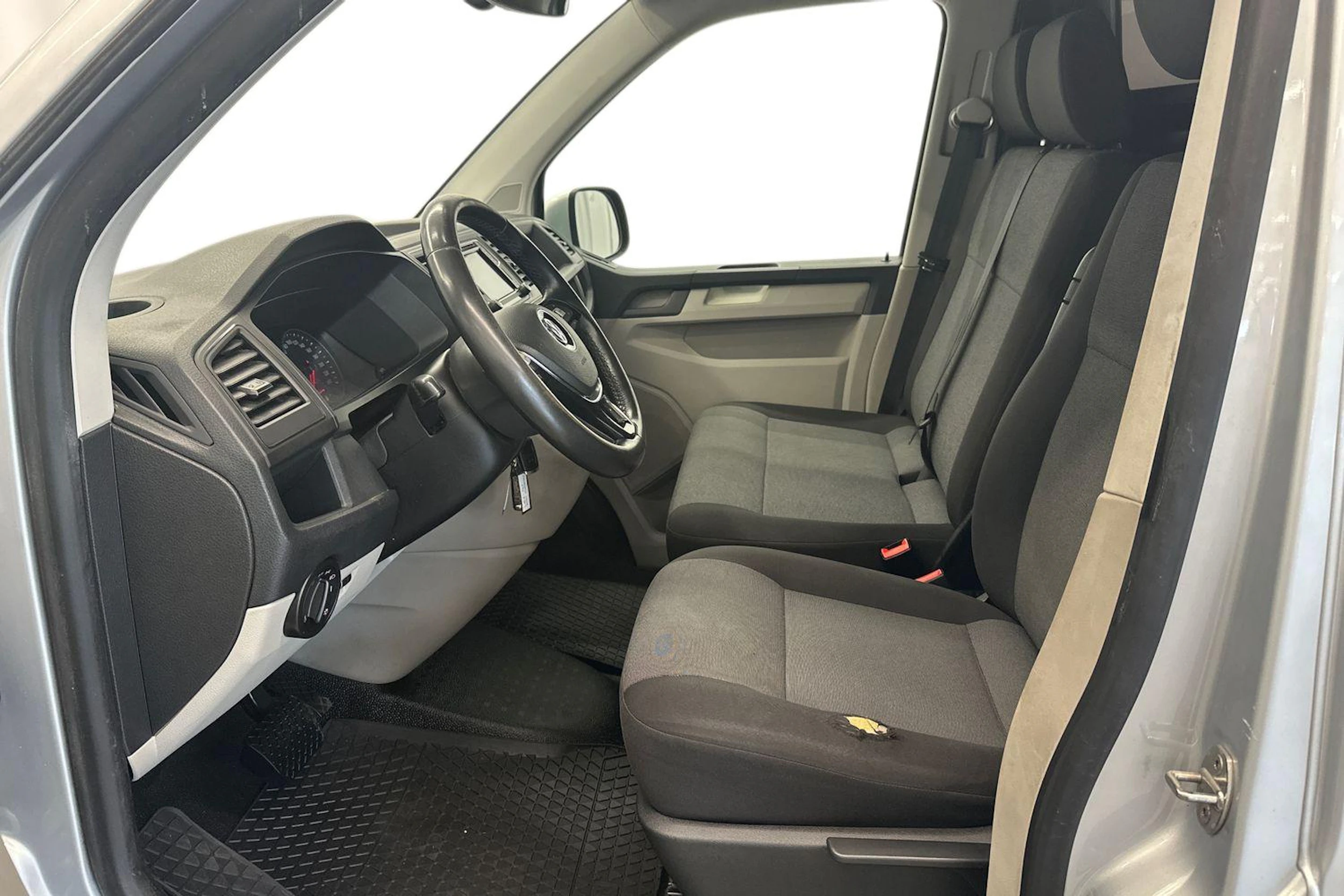 hopea Volkswagen Transporter 2019 kuva 6.