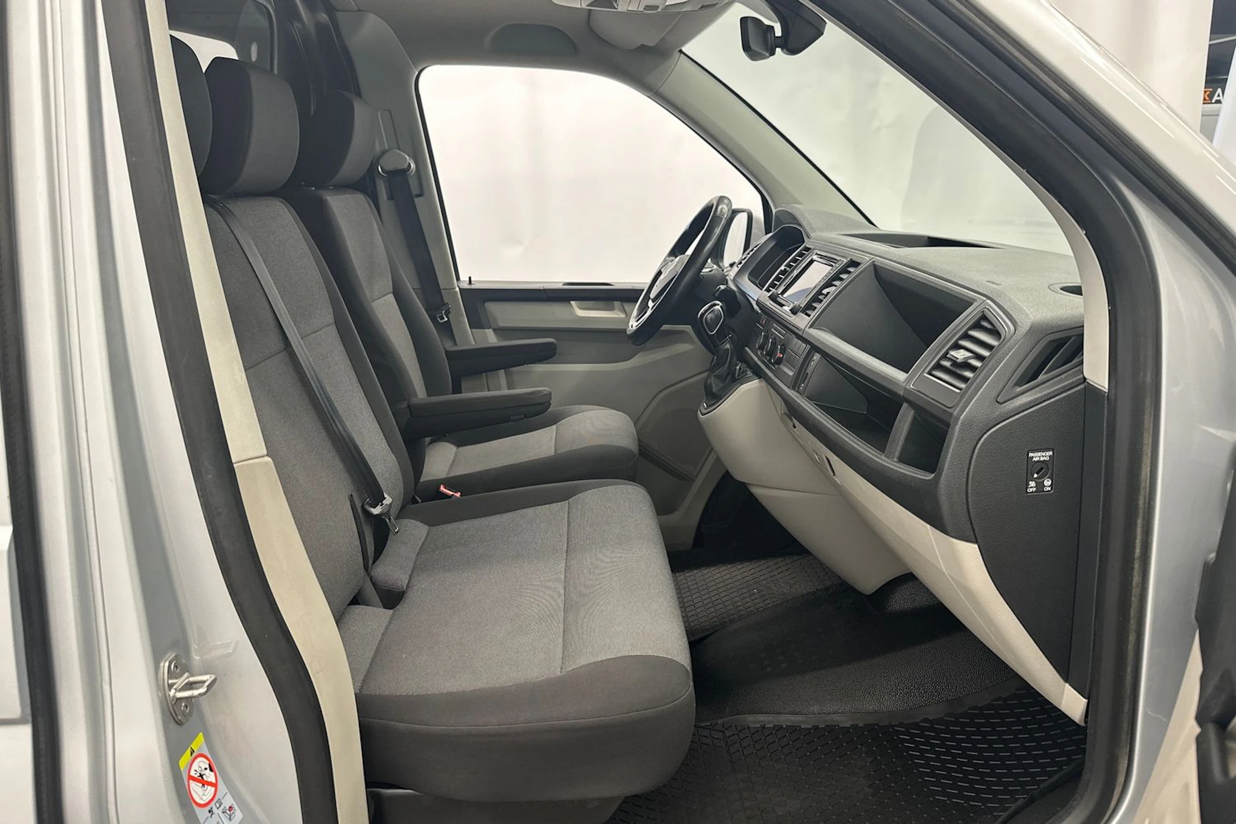 hopea Volkswagen Transporter 2019 kuva 13.