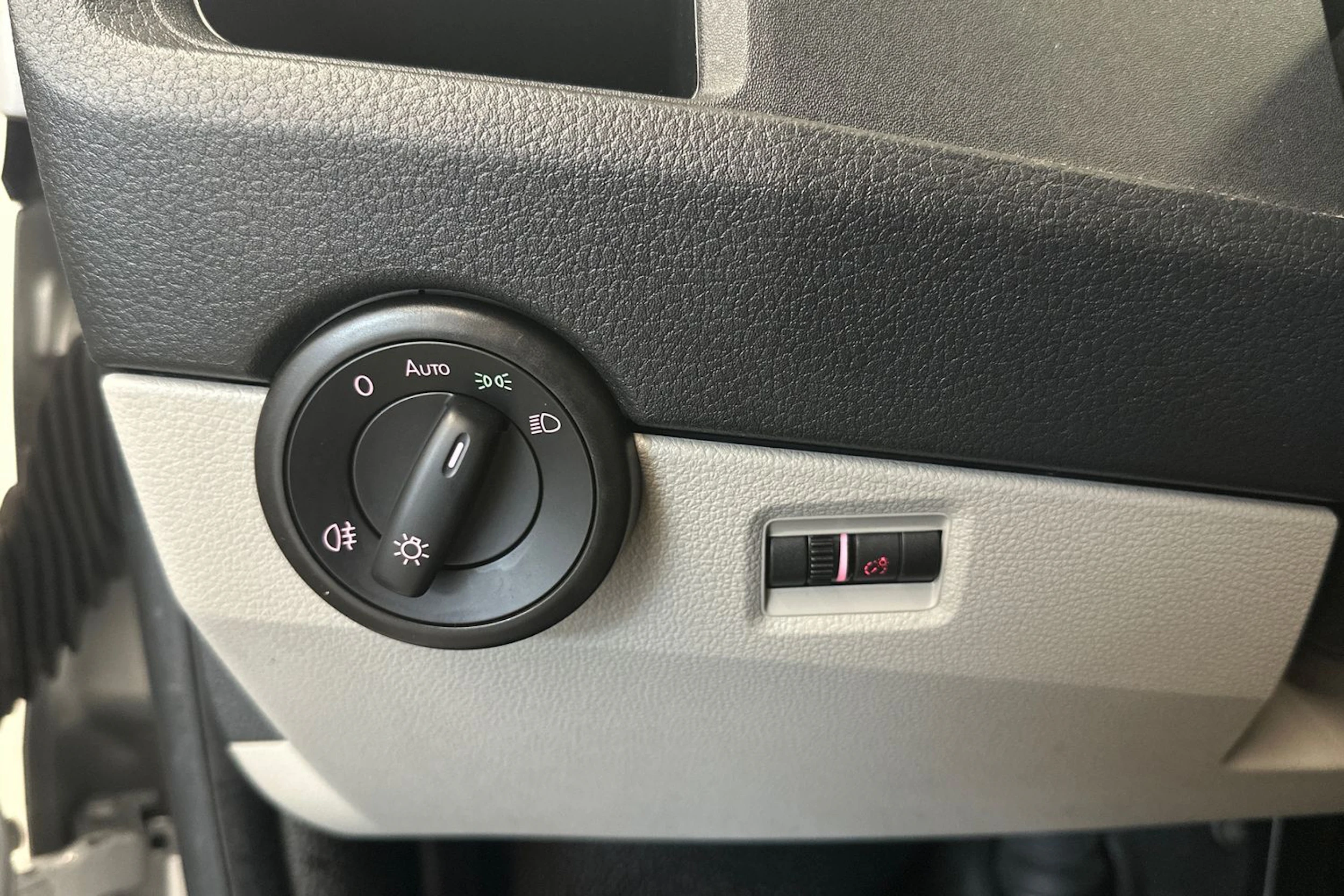 hopea Volkswagen Transporter 2019 kuva 16.