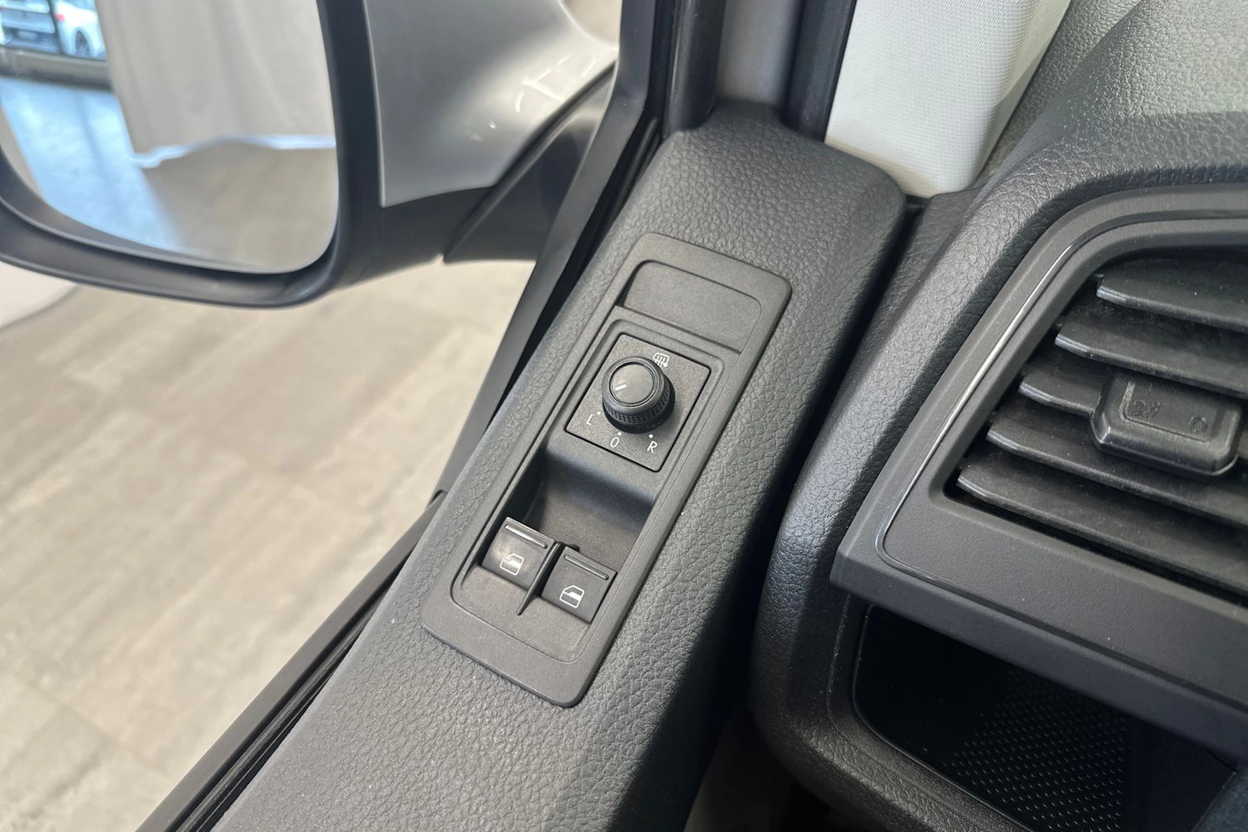 hopea Volkswagen Transporter 2019 kuva 17.