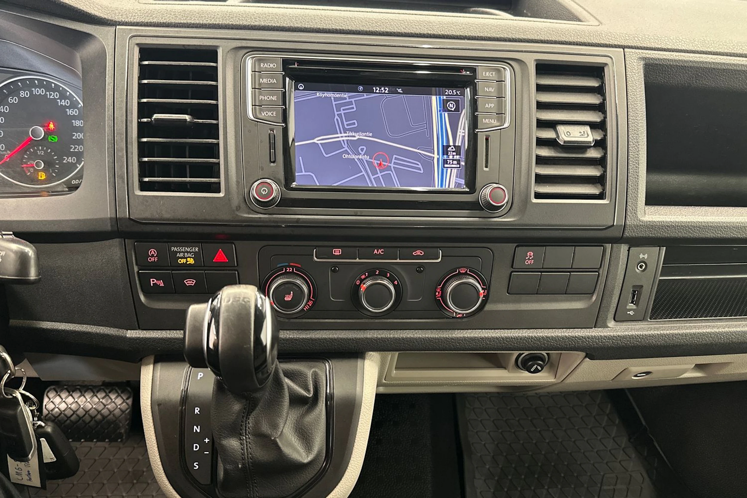 hopea Volkswagen Transporter 2019 kuva 18.