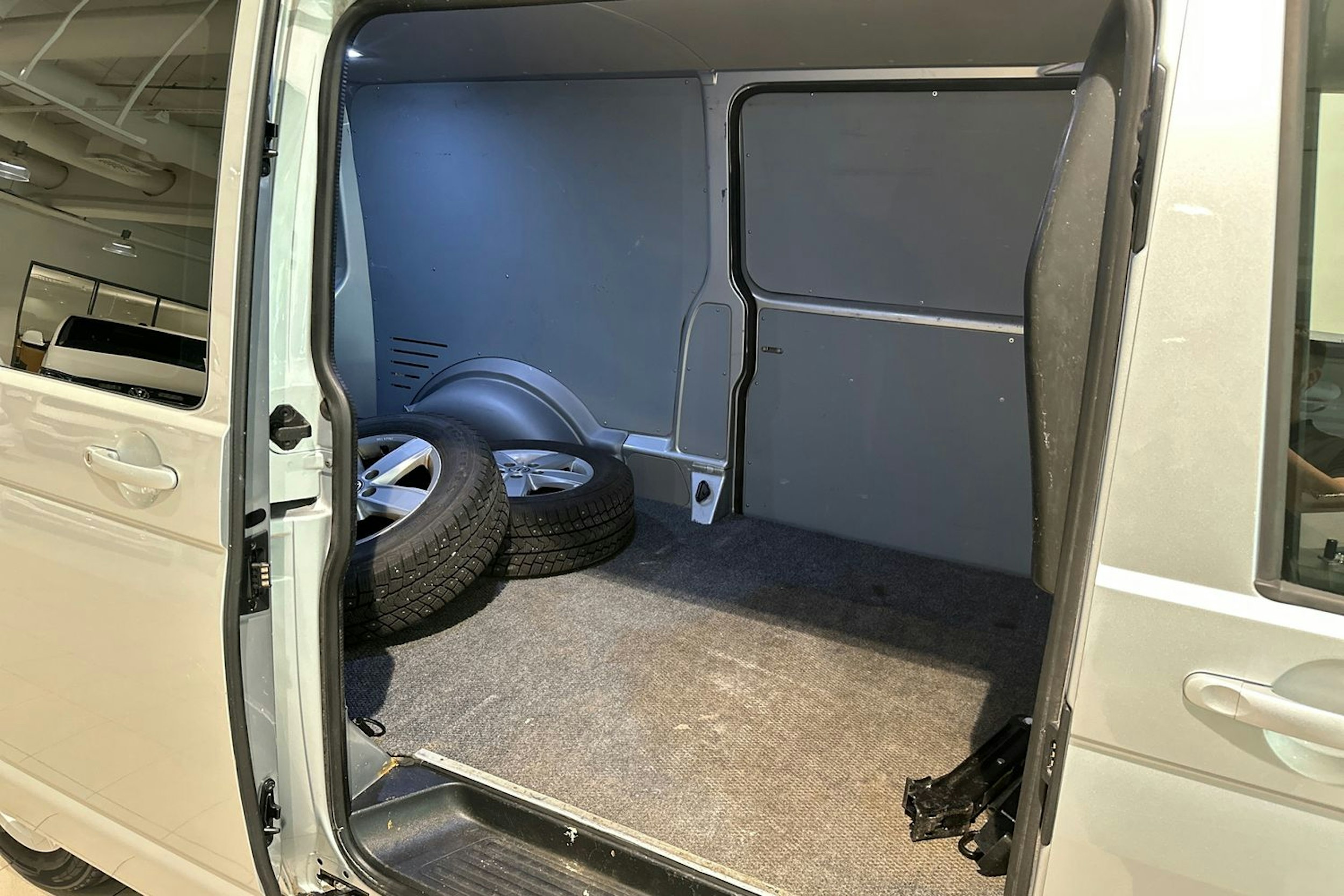 Hopea Volkswagen TRANSPORTER 2019 kuva 19.