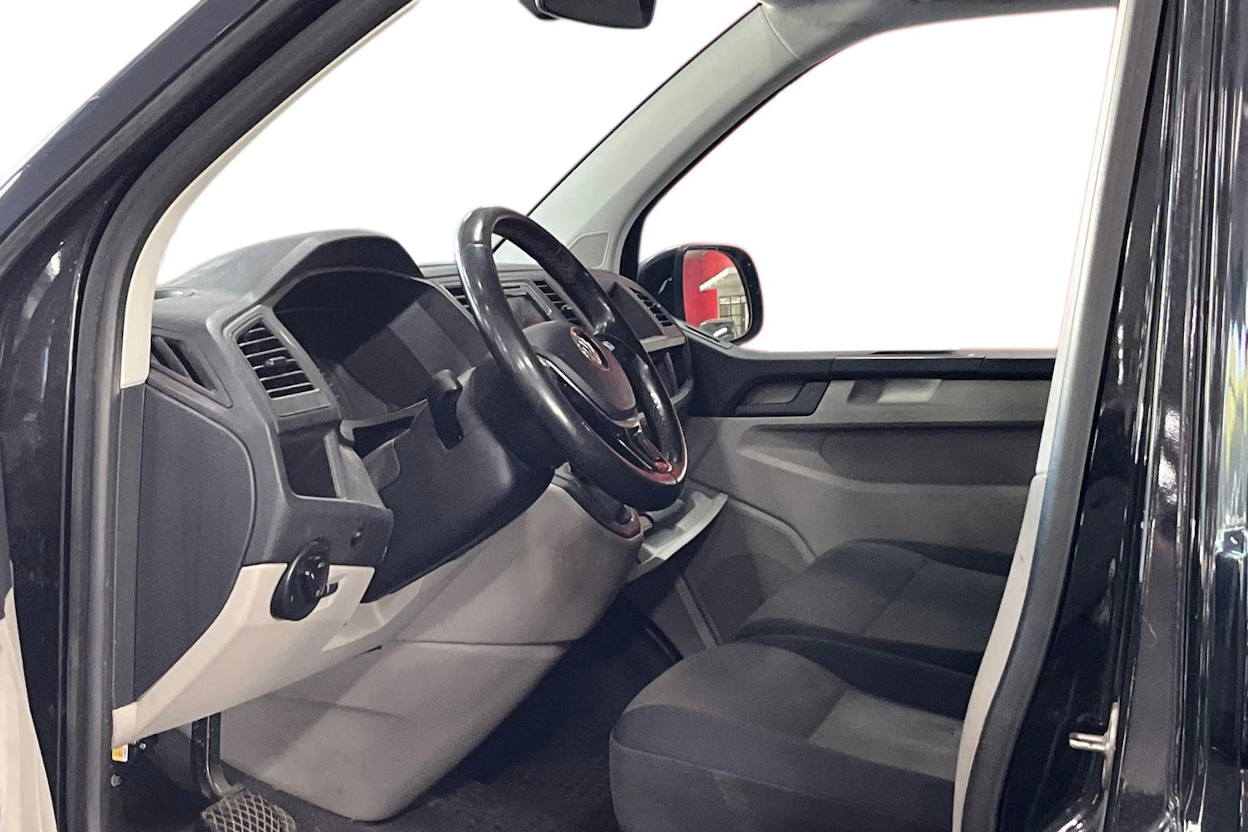 Musta Volkswagen TRANSPORTER 2019 kuva 3.