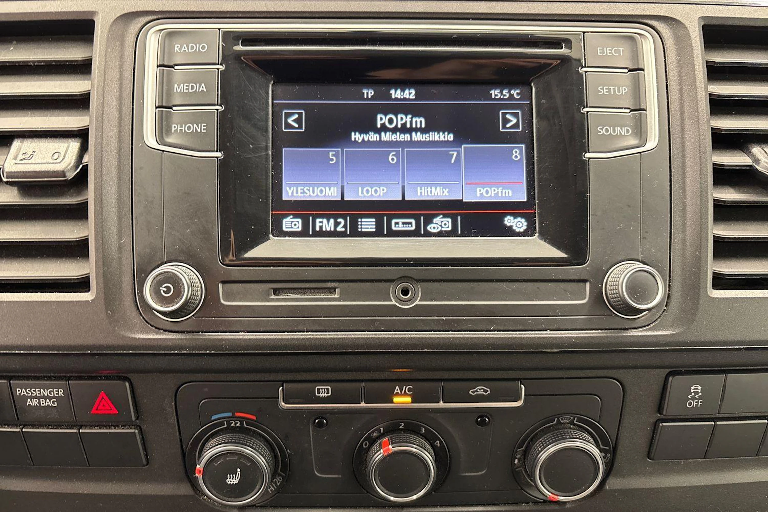 valkoinen Volkswagen Transporter 2019 kuva 9.