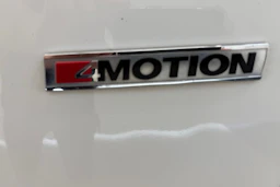 valkoinen Volkswagen Transporter 2019 kuva 19.