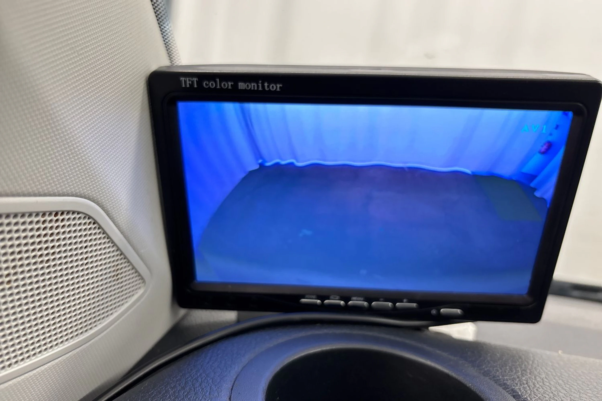 valkoinen Volkswagen Transporter 2019 kuva 20.