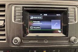 valkoinen Volkswagen Transporter 2019 kuva 21.