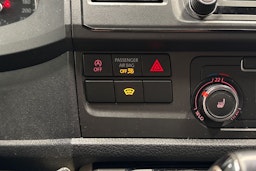 valkoinen Volkswagen Transporter 2019 kuva 18.