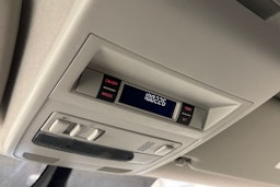 valkoinen Volkswagen Transporter 2019 kuva 21.