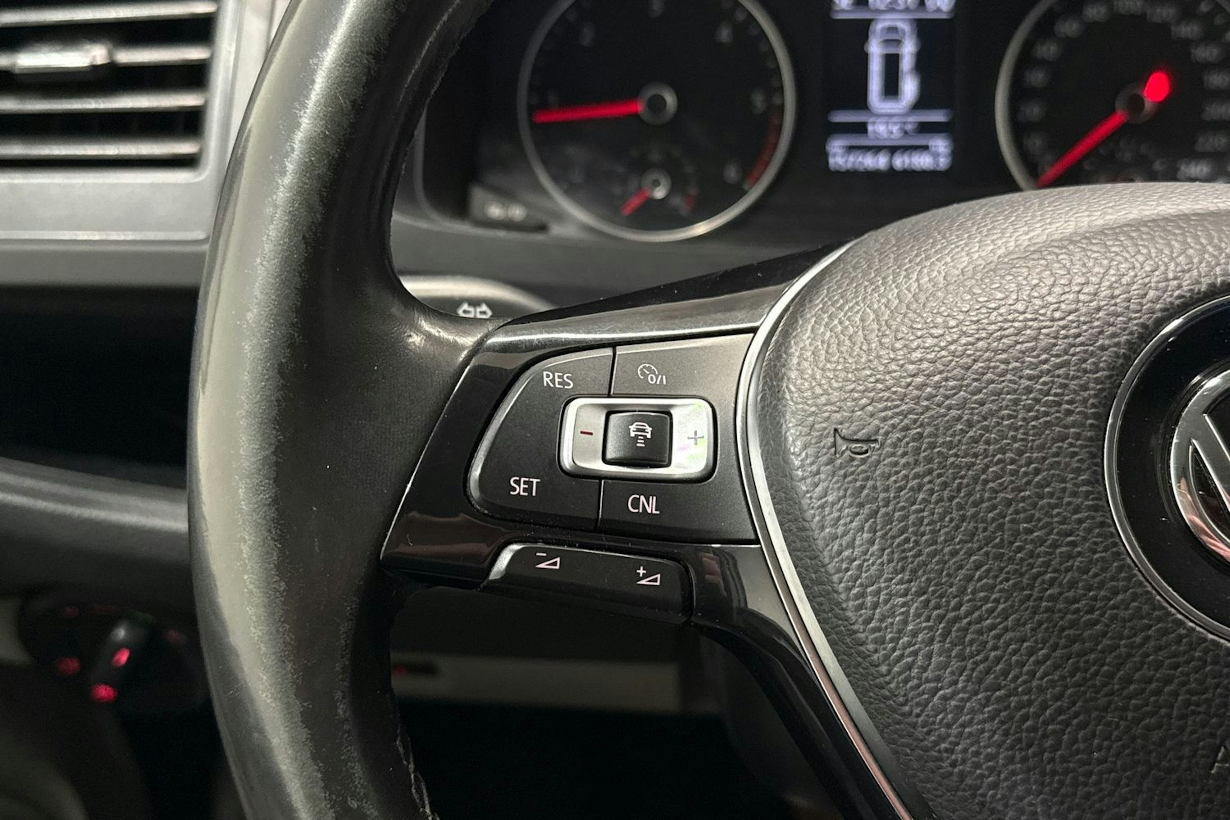 valkoinen Volkswagen Transporter 2019 kuva 22.