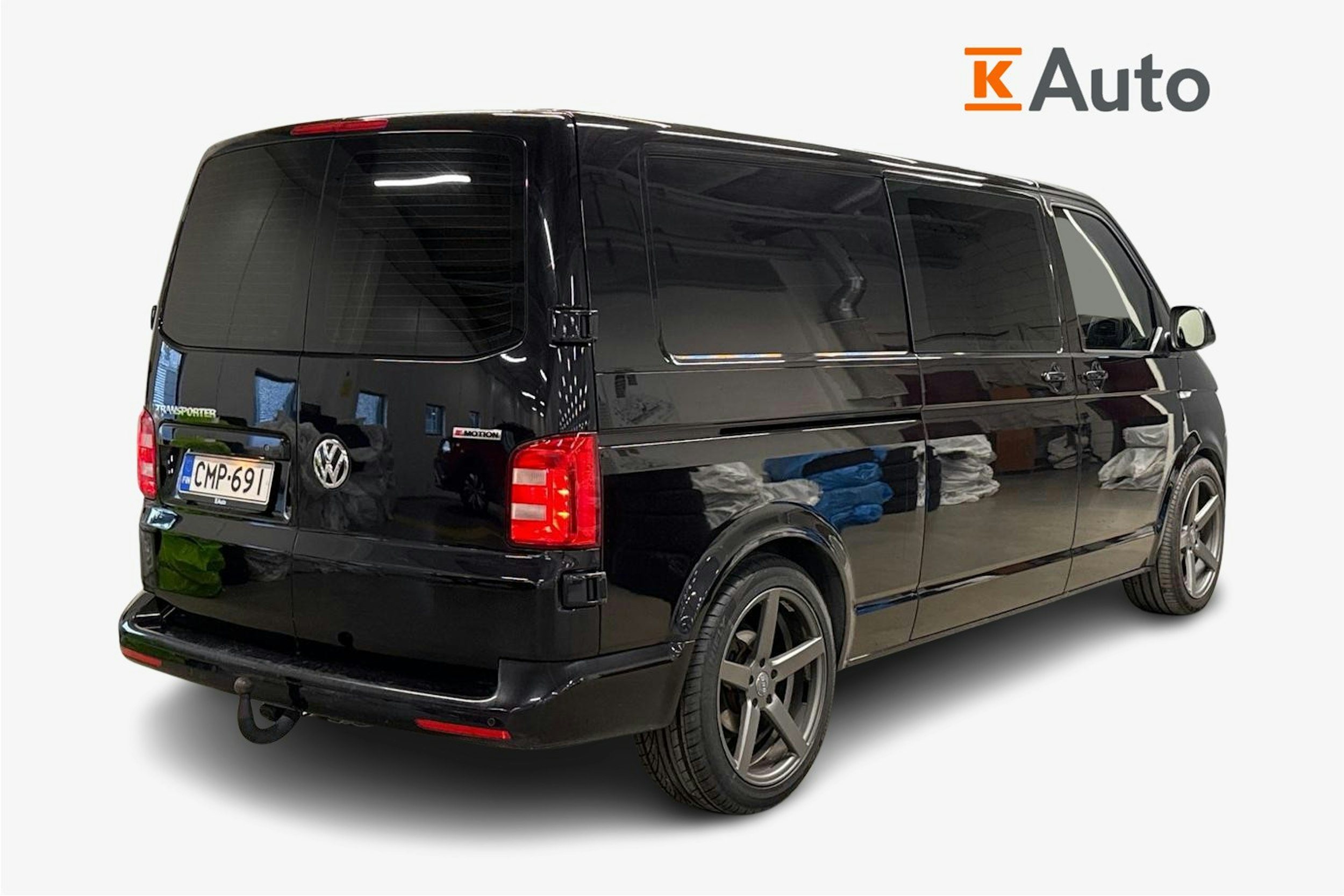 musta Volkswagen Transporter 2019 kuva 2.