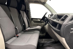 musta Volkswagen Transporter 2019 kuva 10.