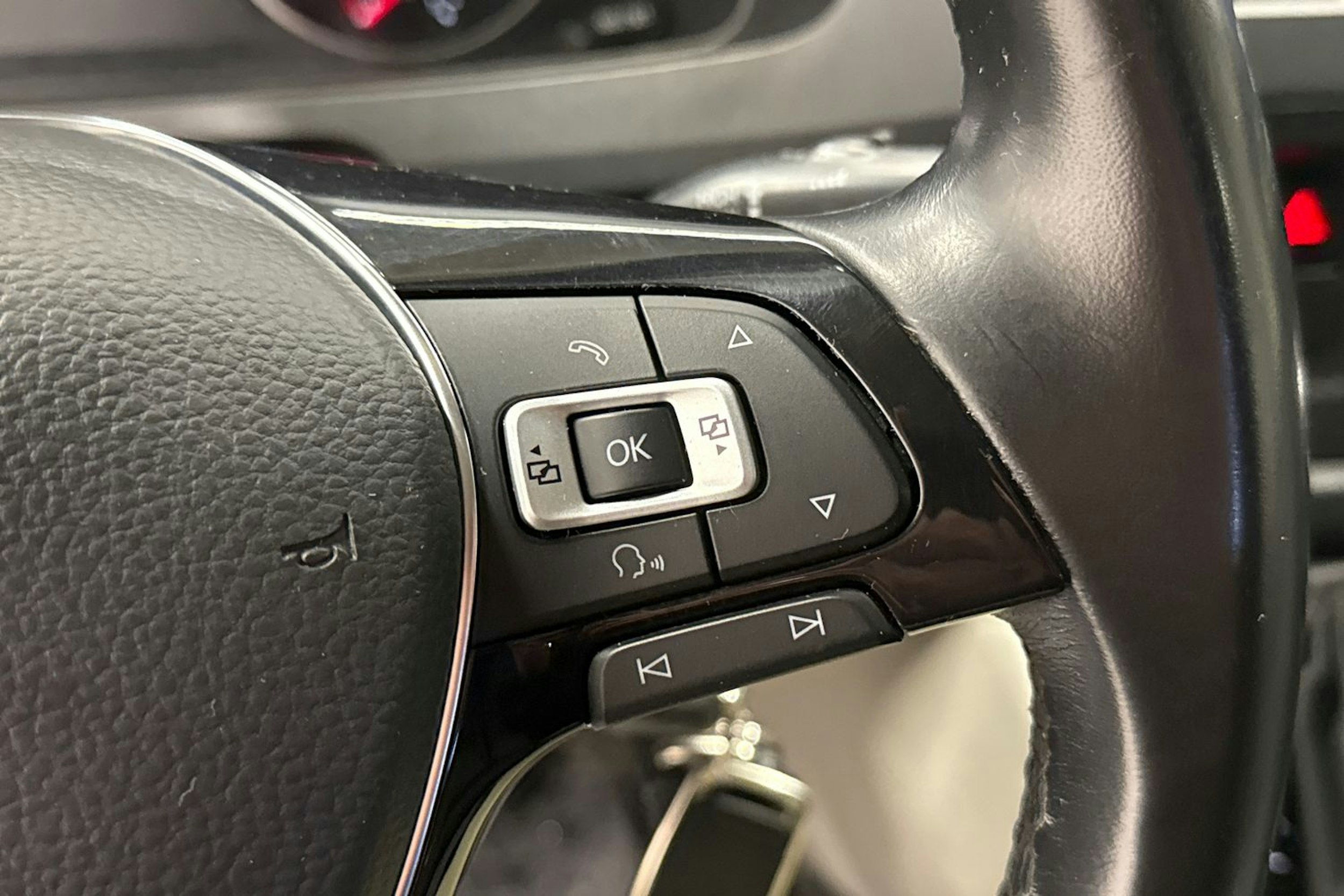 musta Volkswagen Transporter 2019 kuva 17.