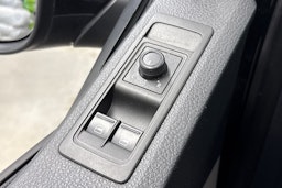 musta Volkswagen Transporter 2019 kuva 24.