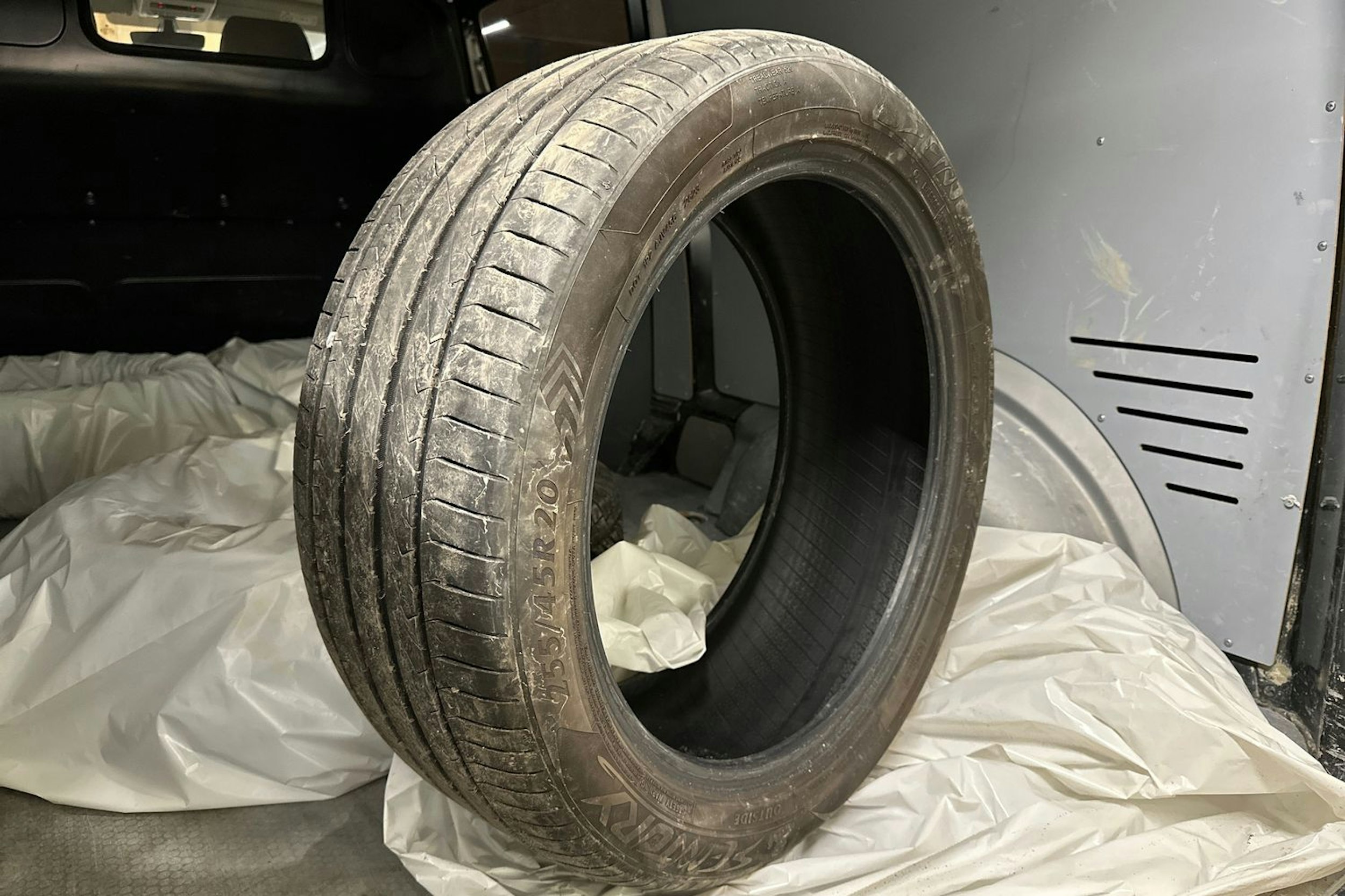 Musta Volkswagen Transporter 2019 kuva 29.