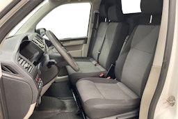 valkoinen Volkswagen Transporter 2019 kuva 7.