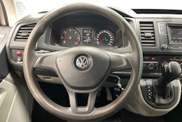 valkoinen Volkswagen Transporter 2019 kuva 9.