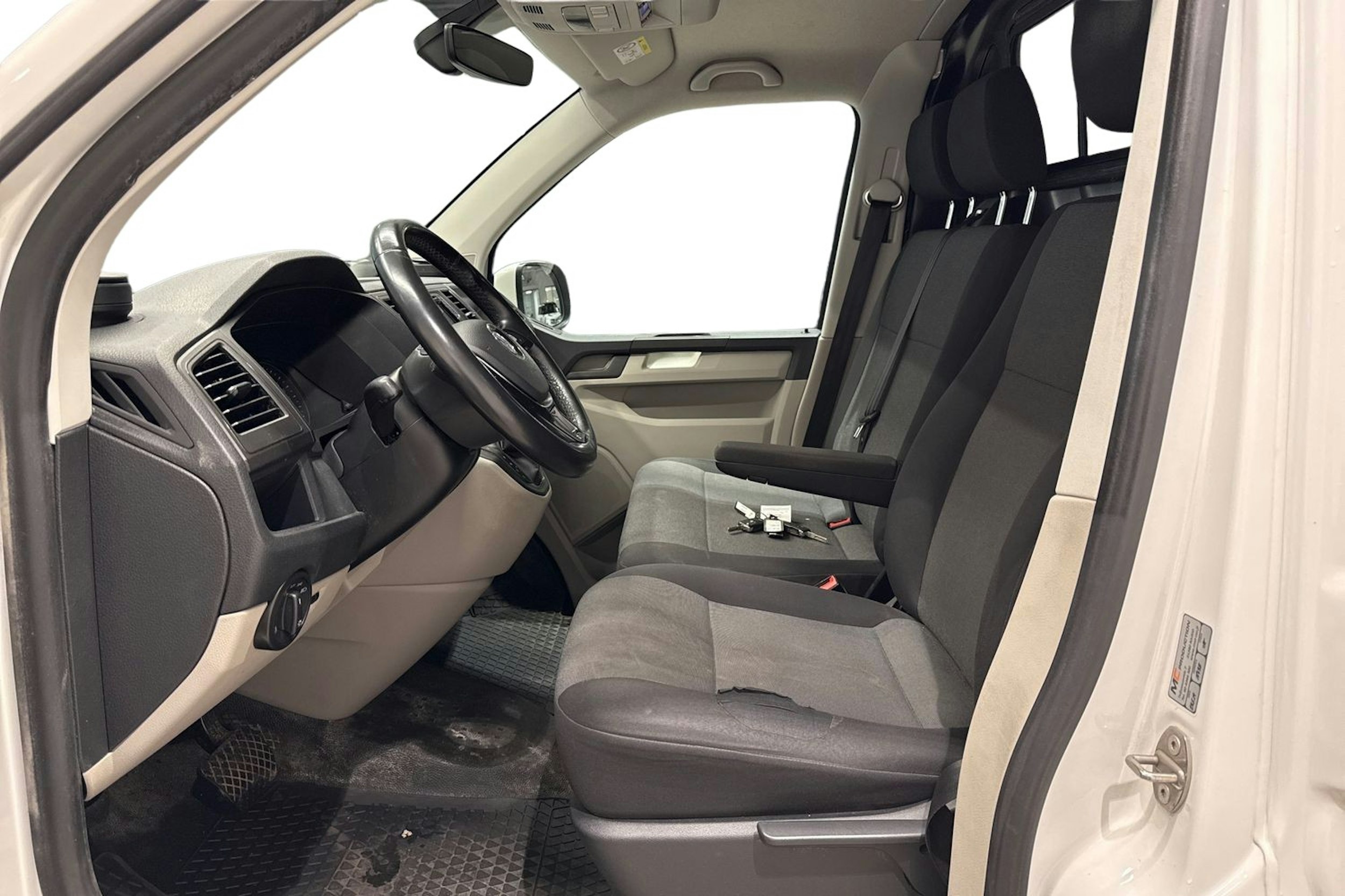 Valkoinen Volkswagen TRANSPORTER 2019 kuva 9.