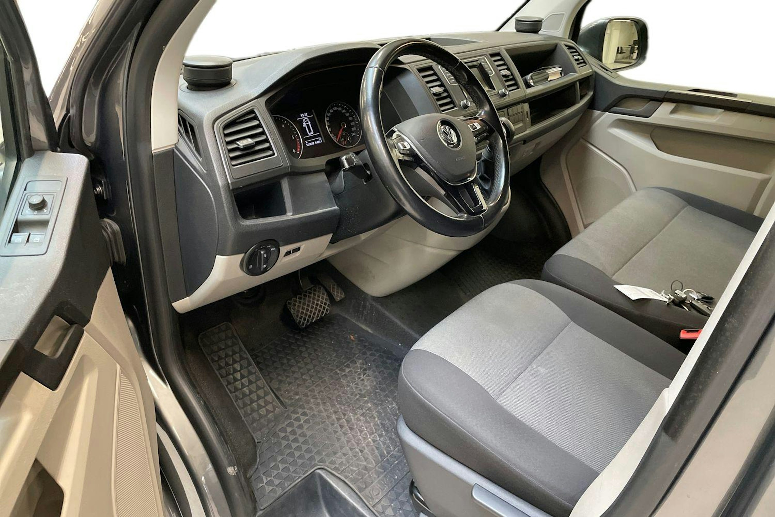 met. harmaa Volkswagen Transporter 2019 kuva 7.