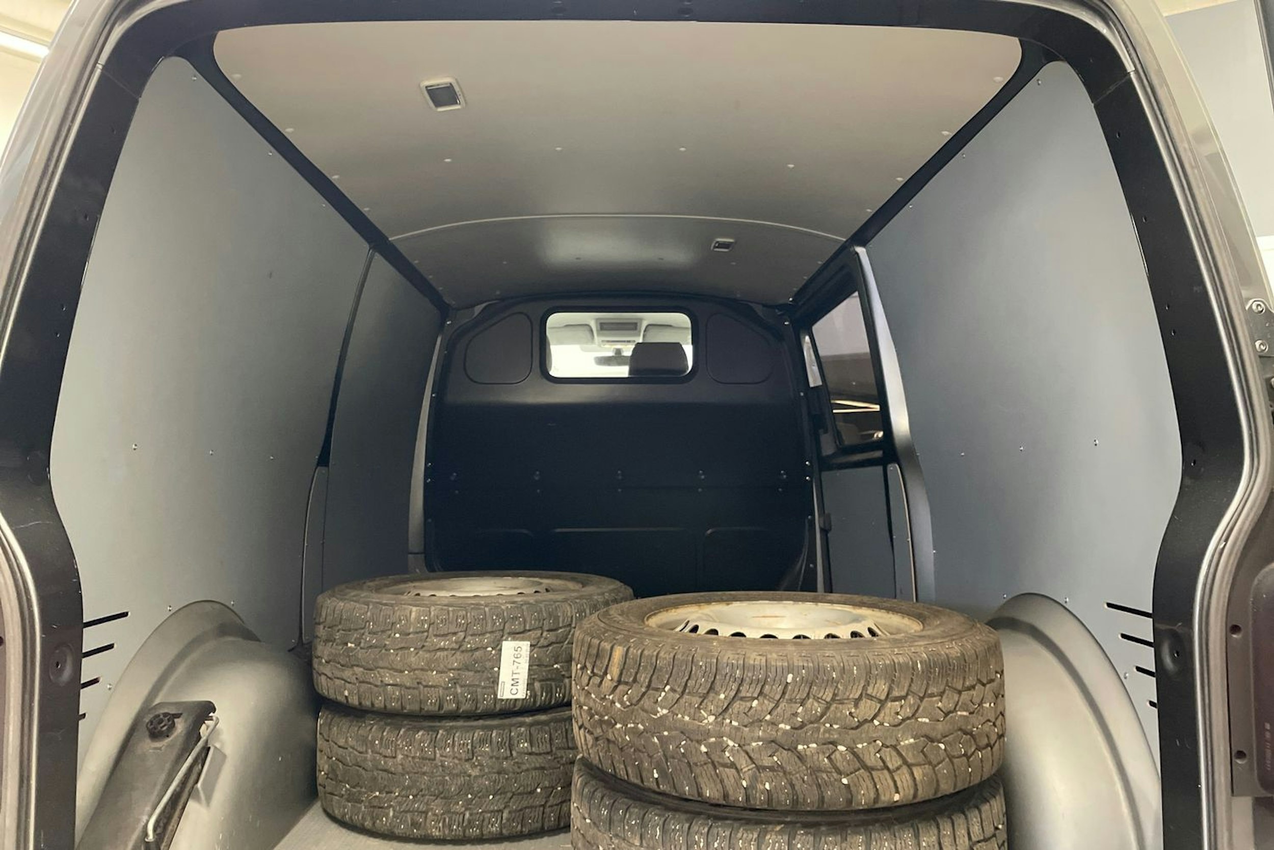 met. harmaa Volkswagen Transporter 2019 kuva 17.