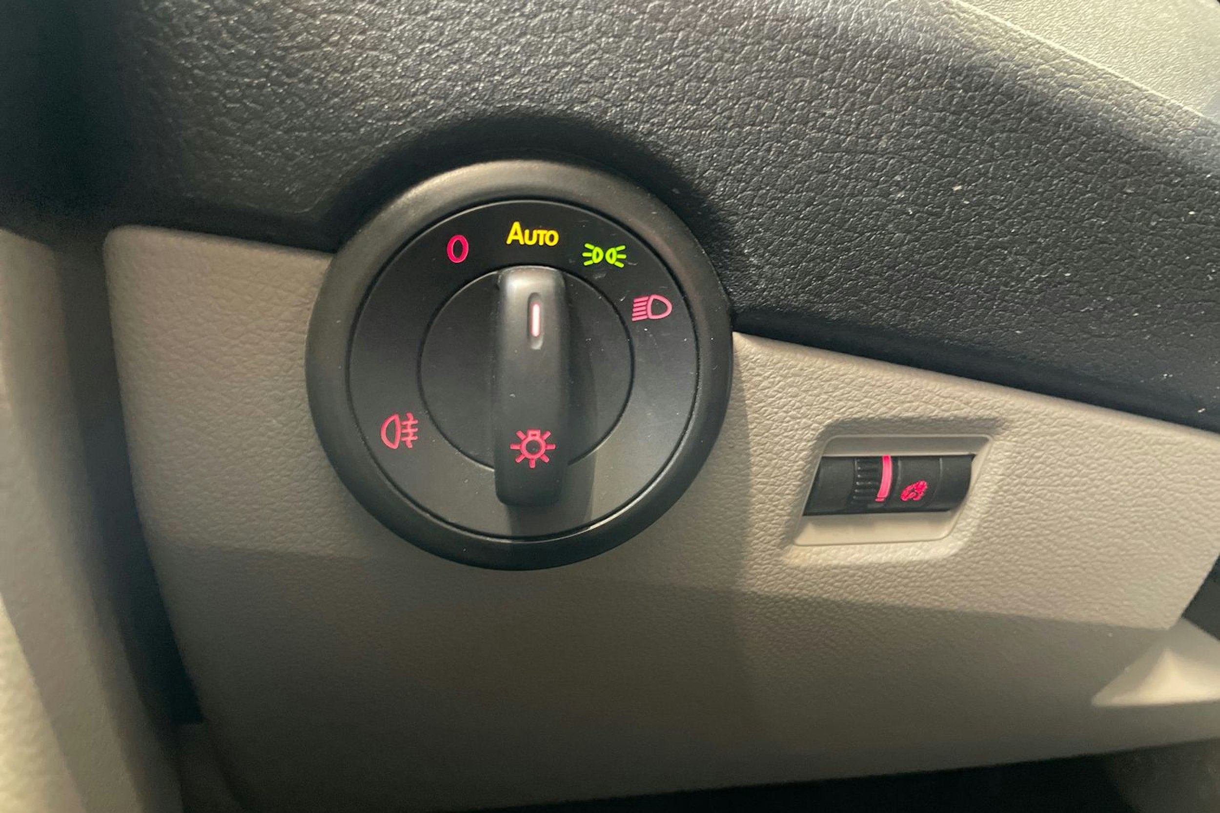met. harmaa Volkswagen Transporter 2019 kuva 24.