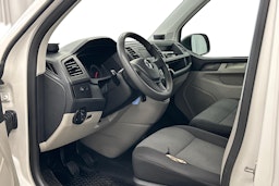 valkoinen Volkswagen Transporter 2019 kuva 7.