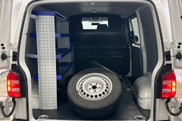 valkoinen Volkswagen Transporter 2019 kuva 11.