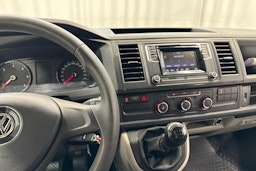 valkoinen Volkswagen Transporter 2019 kuva 17.