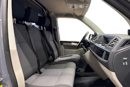 harmaa Volkswagen Transporter 2019 kuva 11.