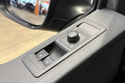 harmaa Volkswagen Transporter 2019 kuva 13.