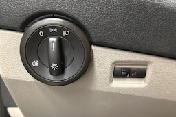 harmaa Volkswagen Transporter 2019 kuva 15.