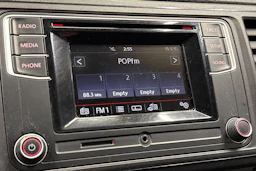 harmaa Volkswagen Transporter 2019 kuva 18.