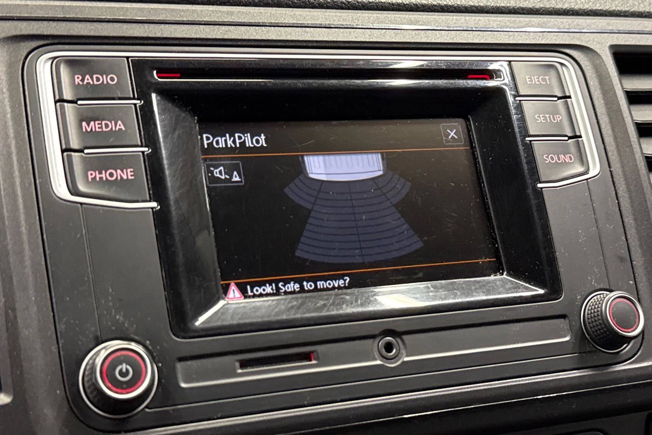 harmaa Volkswagen Transporter 2019 kuva 20.