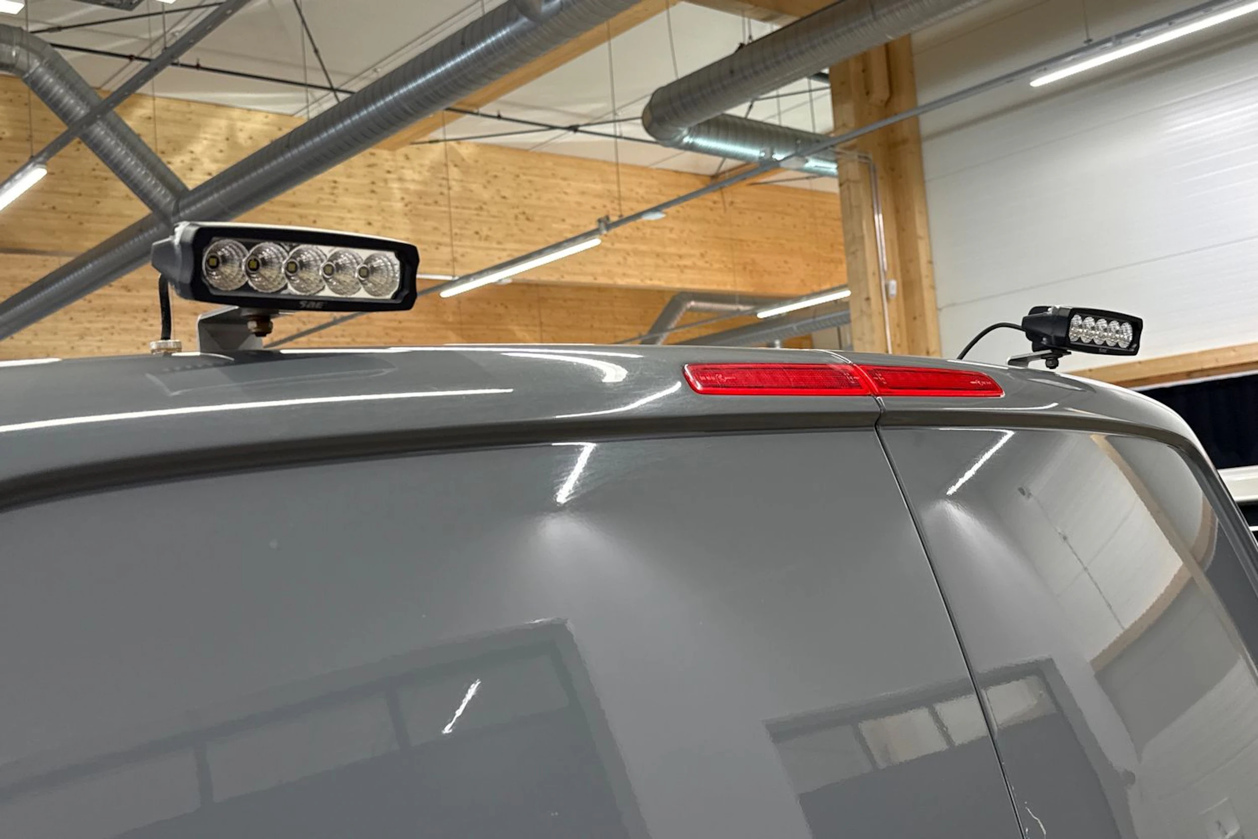 harmaa Volkswagen Transporter 2019 kuva 29.