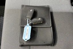 harmaa Volkswagen Transporter 2019 kuva 31.