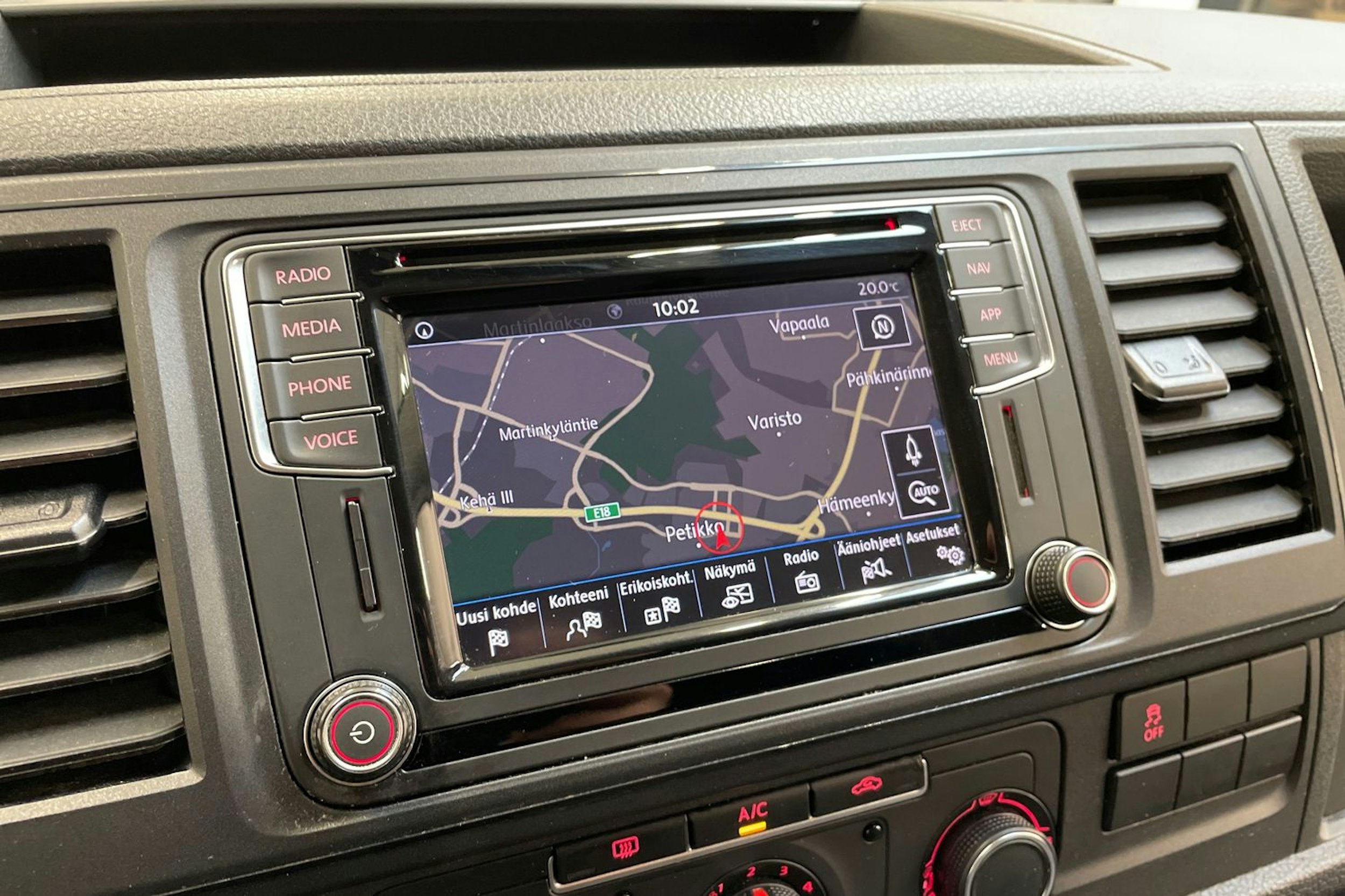 musta Volkswagen Transporter 2019 kuva 26.
