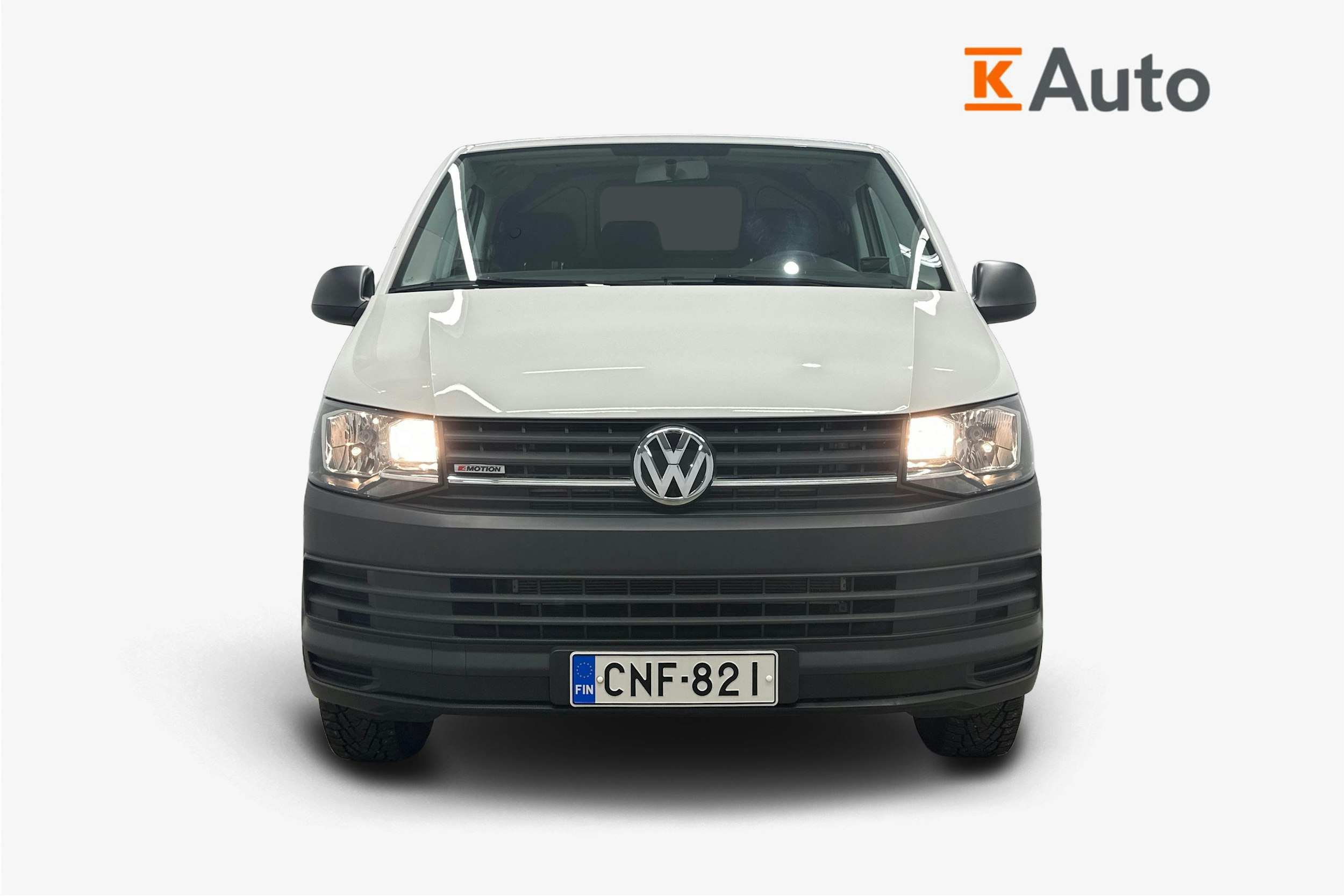 valkoinen Volkswagen Transporter 2019 kuva 4.