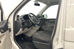 valkoinen Volkswagen Transporter 2019 kuva 6.